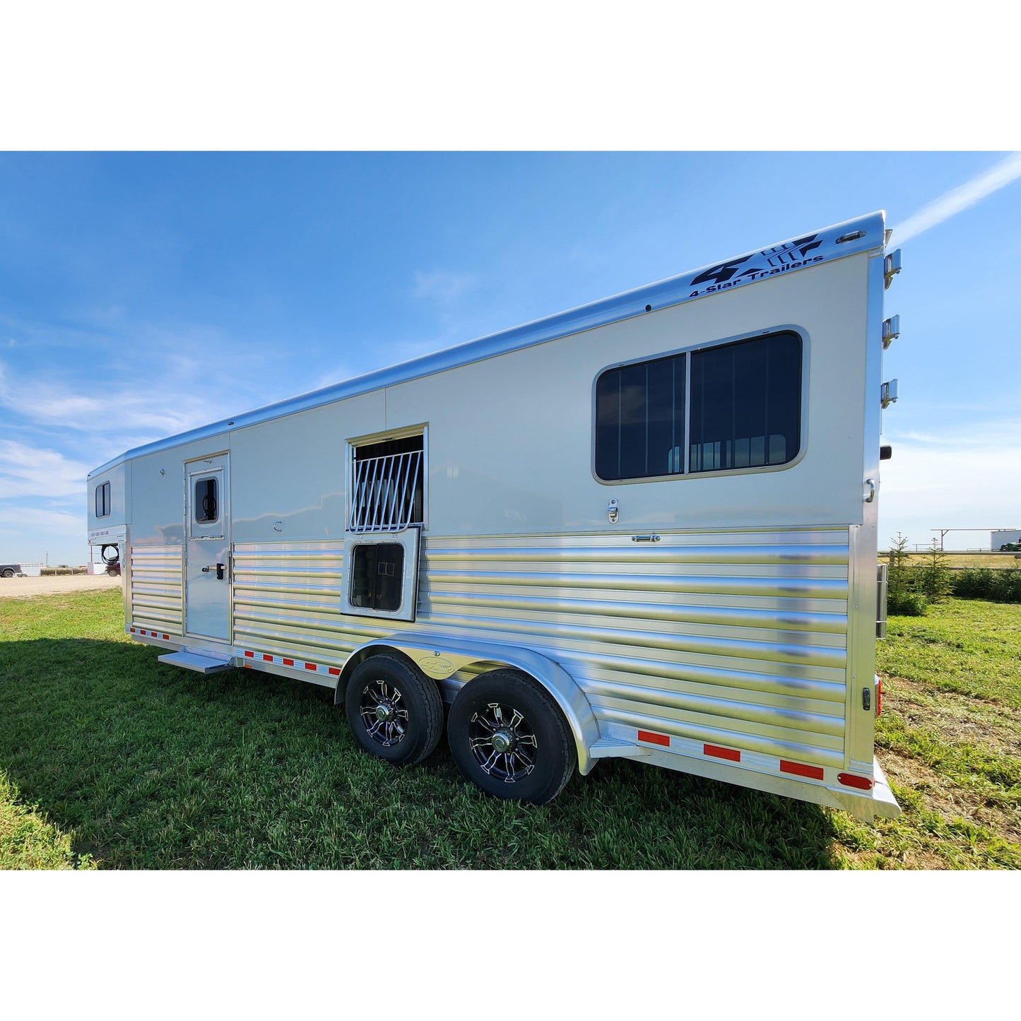 2026 4-Star 24' 2+1 Horse Trailer