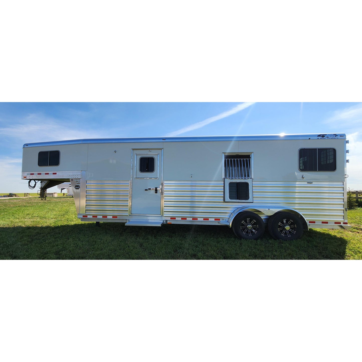 2026 4-Star 24' 2+1 Horse Trailer