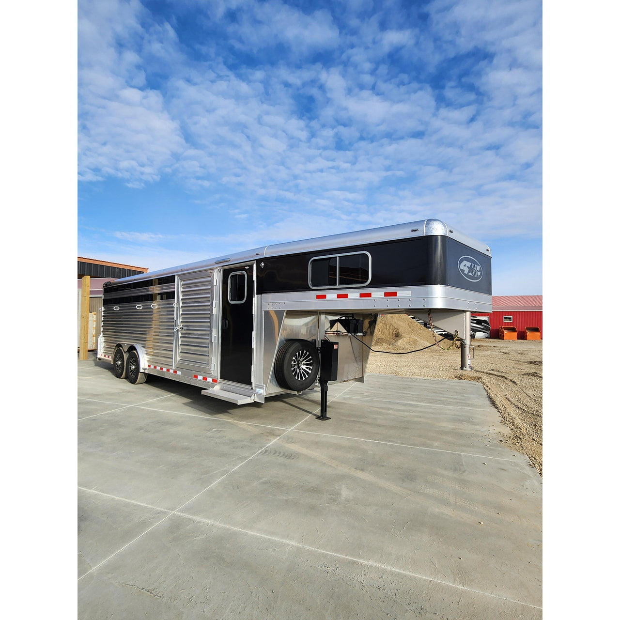 2026 4Star 24' Stock Combo Deluxe Trailer
