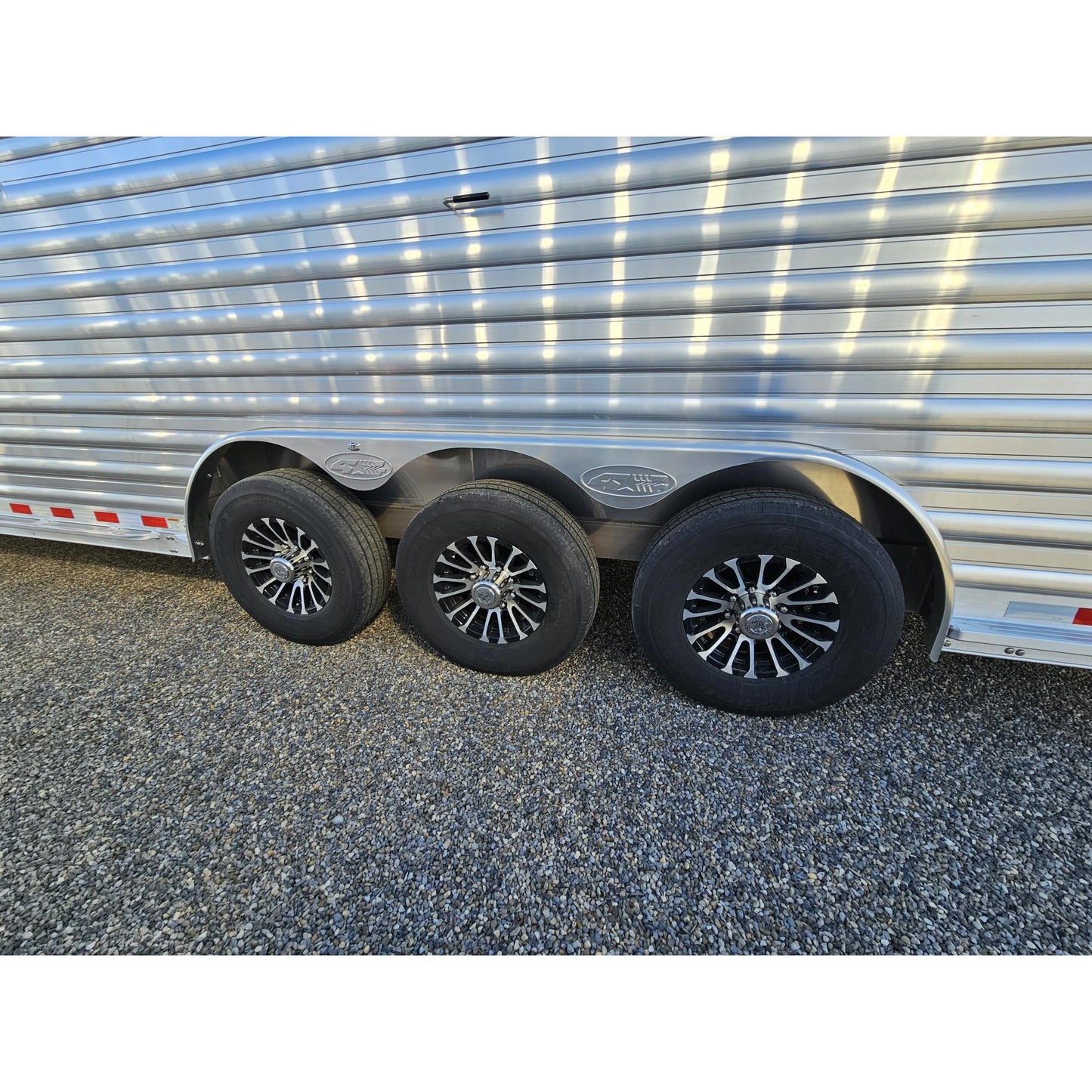 2026 4-STAR 32' Stock Trailer with Rolling Center Gate
