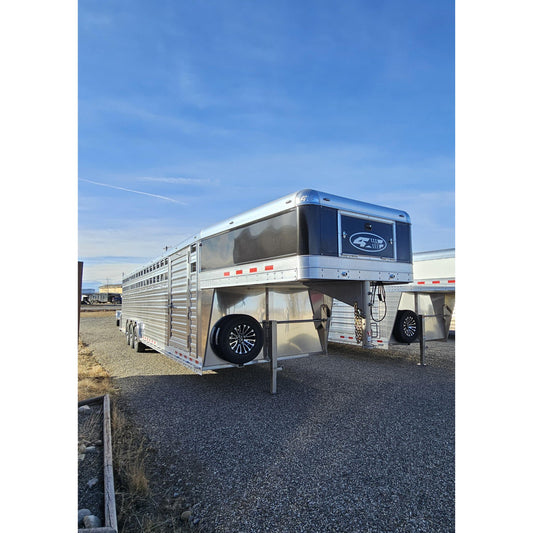 2026 4-STAR 32' Stock Trailer with Rolling Center Gate