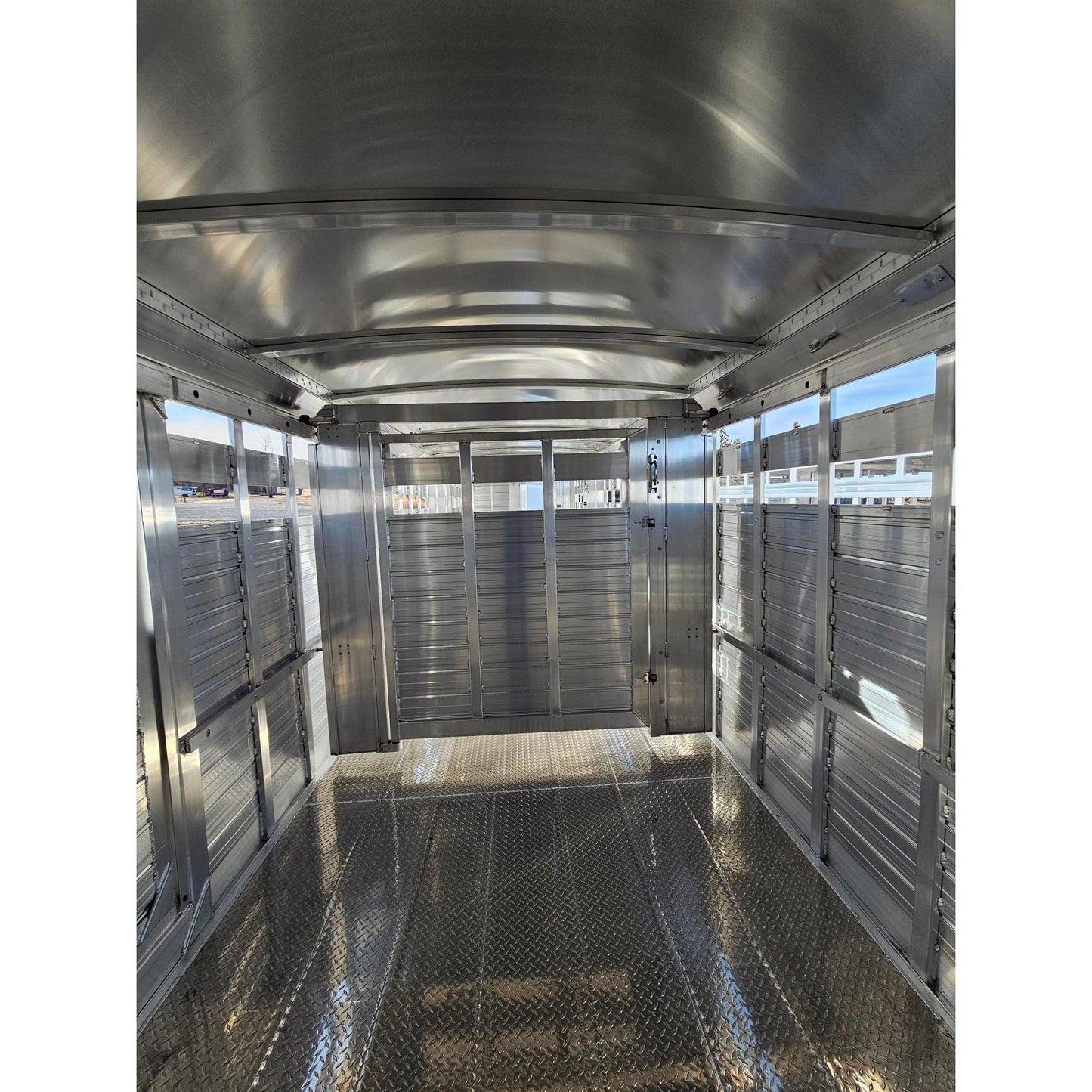 2026 4-STAR 32' Stock Trailer with Rolling Center Gate