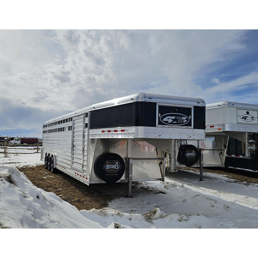 2026 4-Star 30'Stock Trailer w/ Slider in Center Gate