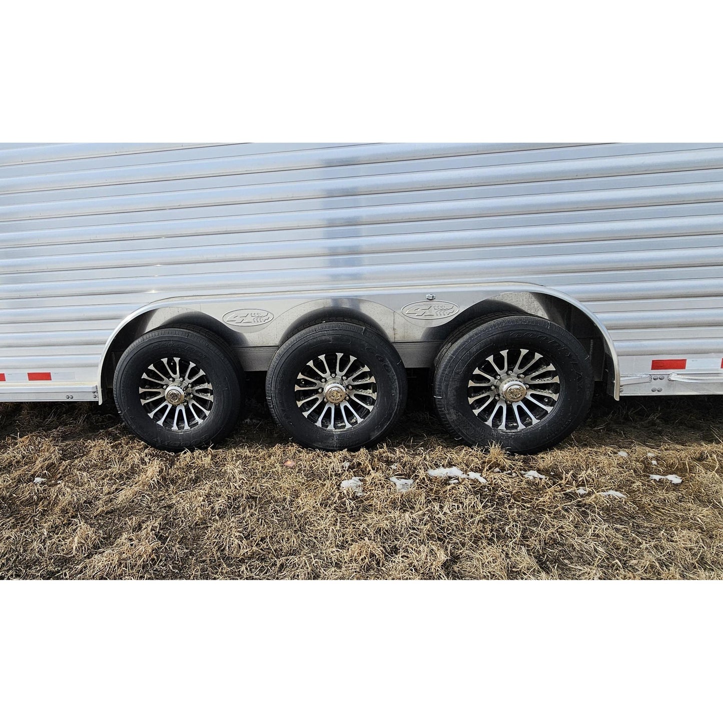 2026 4-Star 30'Stock Trailer w/ Slider in Center Gate