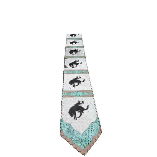 D2W Trading Table Runner Model 2 Bucking Horse w Details, Laced Border - Croc Turquoise