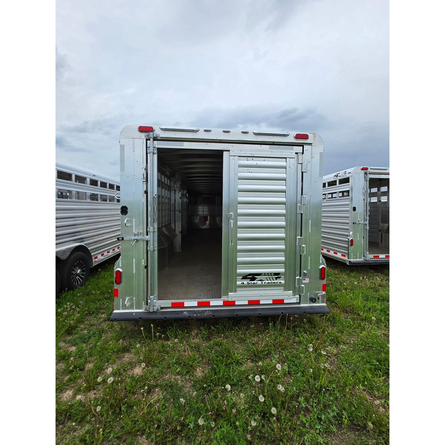 2026 4-Star 32' Stock Trailer w/ Plexiglass