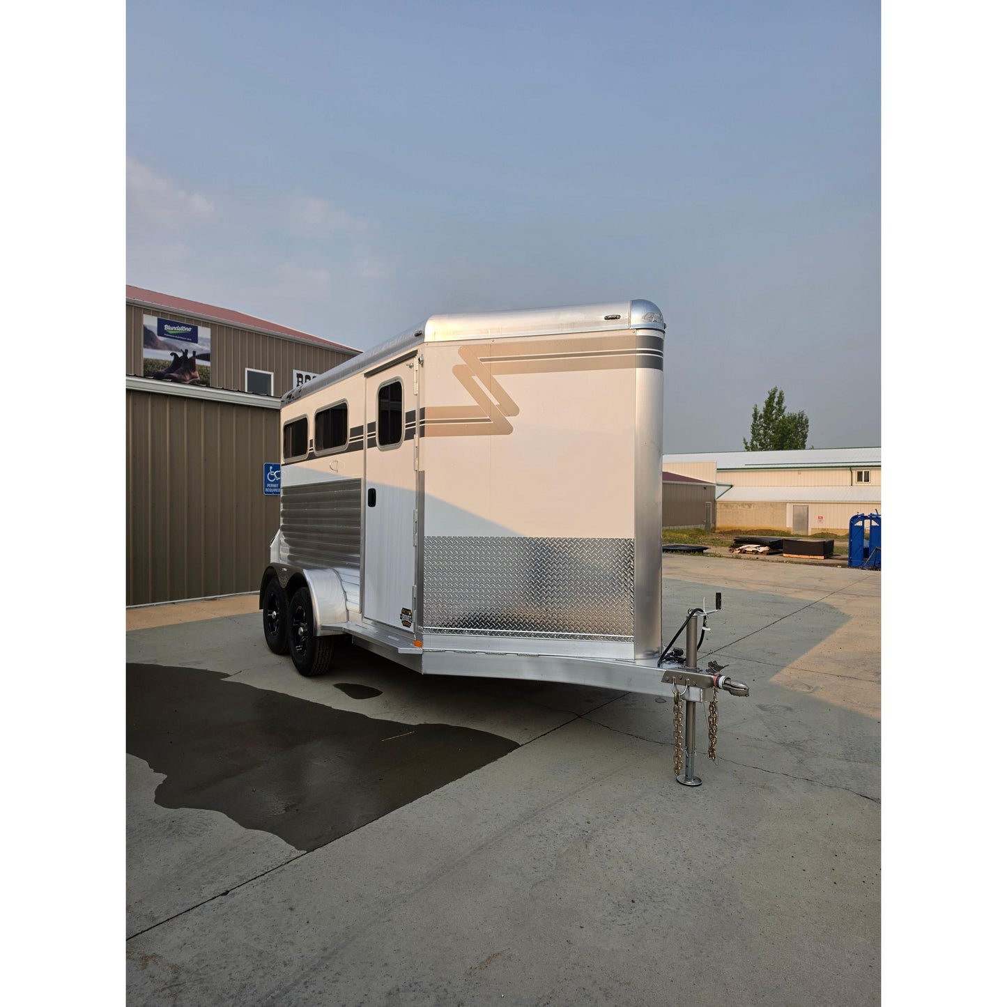 2027 4-Star 11' 2-Horse Slant Load Bumper Pull