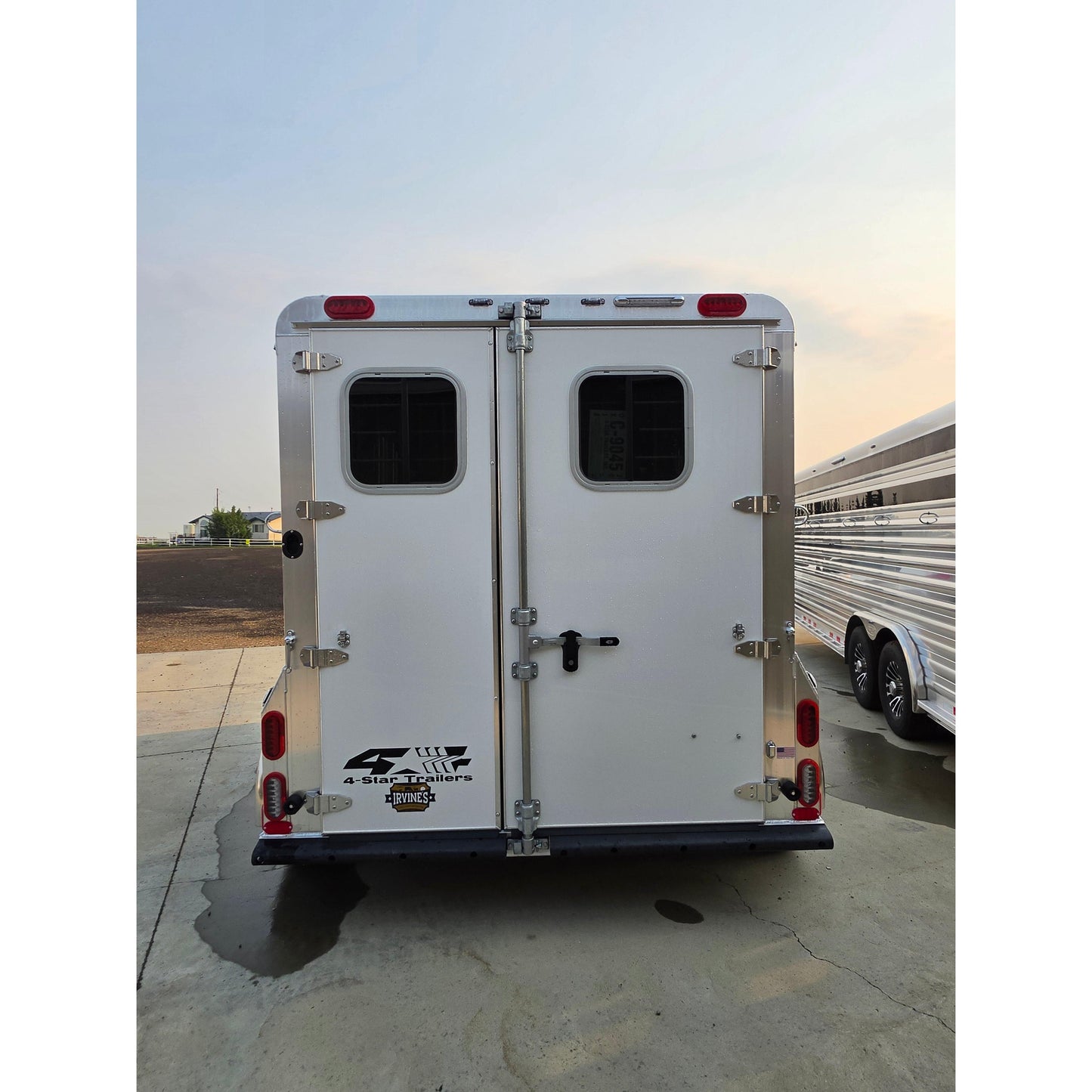 2027 4-Star 11' 2-Horse Slant Load Bumper Pull