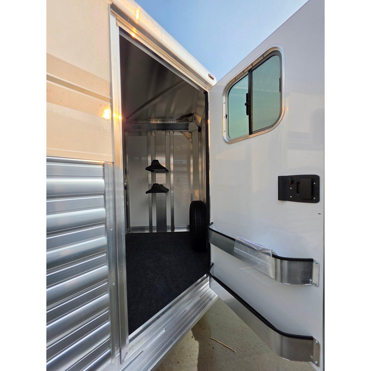 2027 4-Star 11' 2-Horse Slant Load Bumper Pull