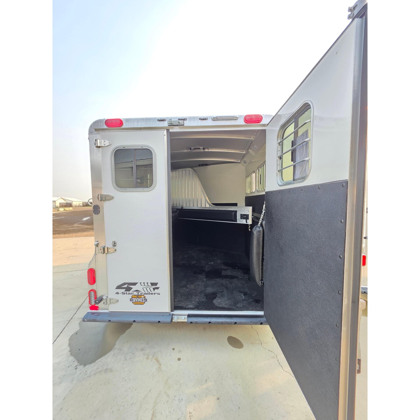 2027 4-Star 11' 2-Horse Slant Load Bumper Pull
