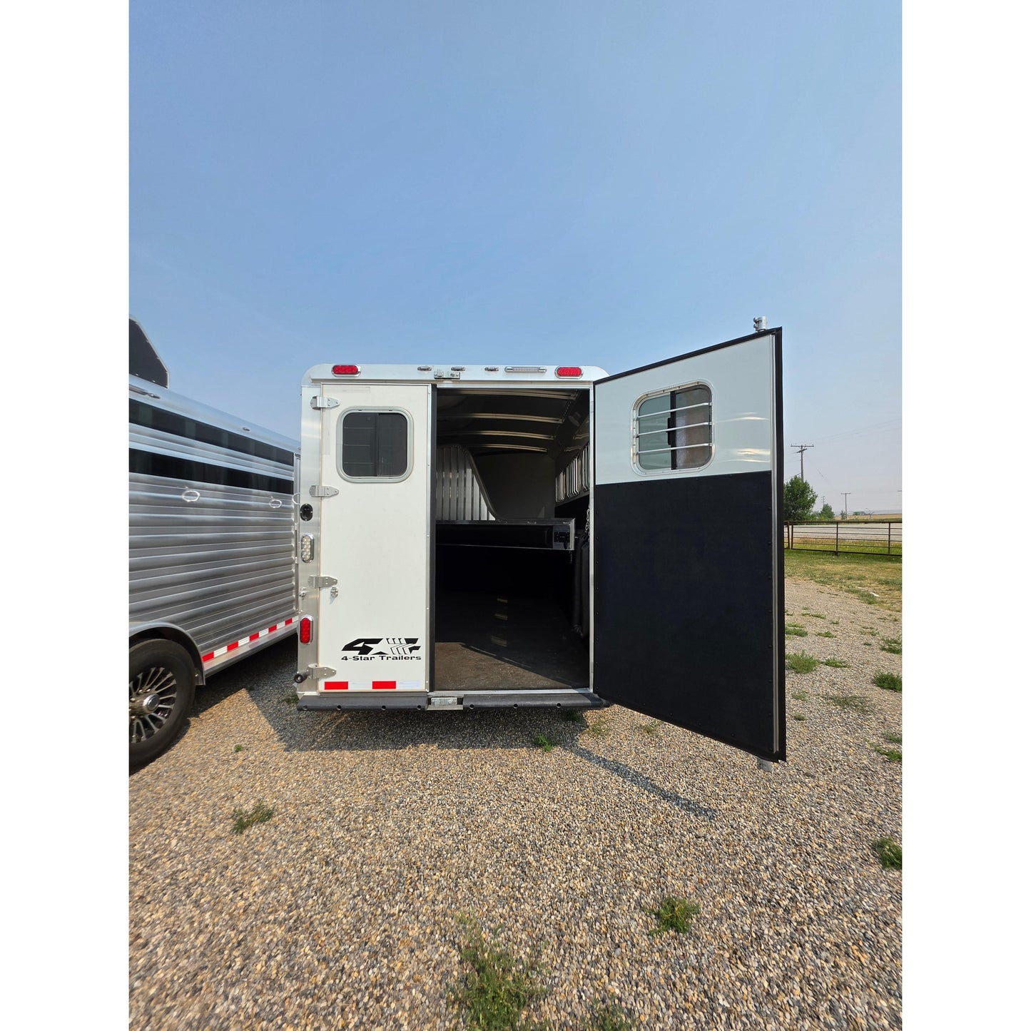 2027 4-Star 17' 3-Horse Slant Load Trailer