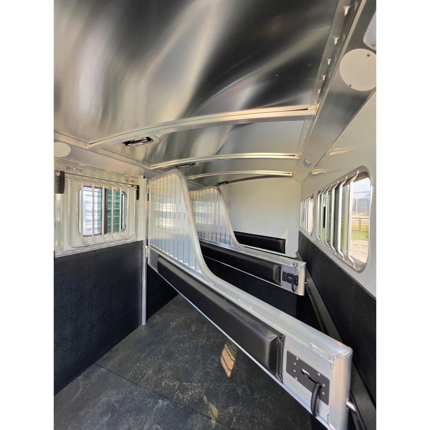 2027 4-Star 17' 3-Horse Slant Load Trailer