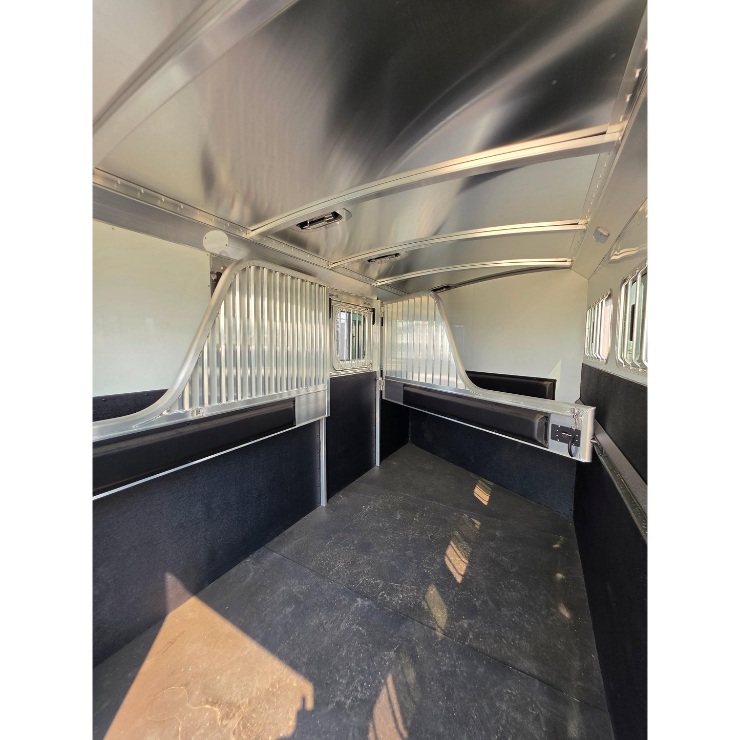 2027 4-Star 17' 3-Horse Slant Load Trailer