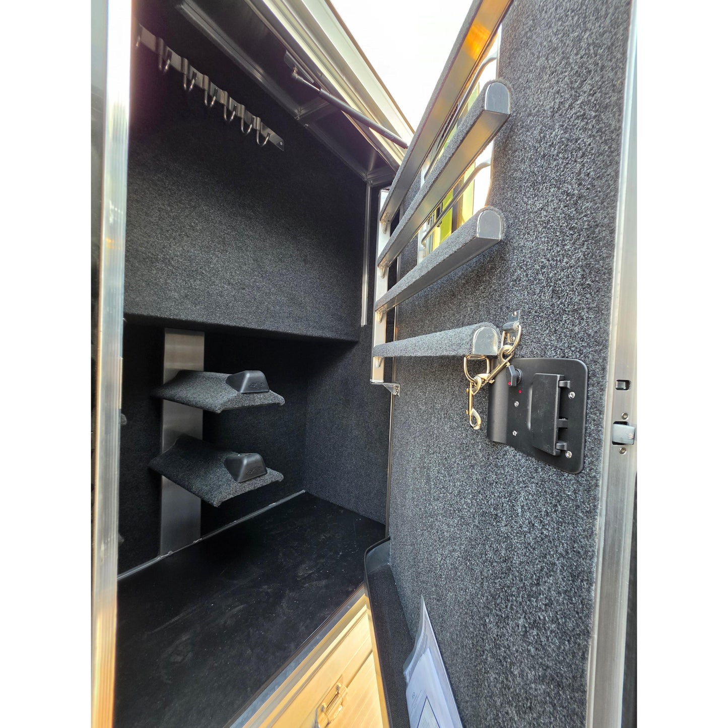 2027 4-Star 23' 4-Horse Slant Load Super Tack