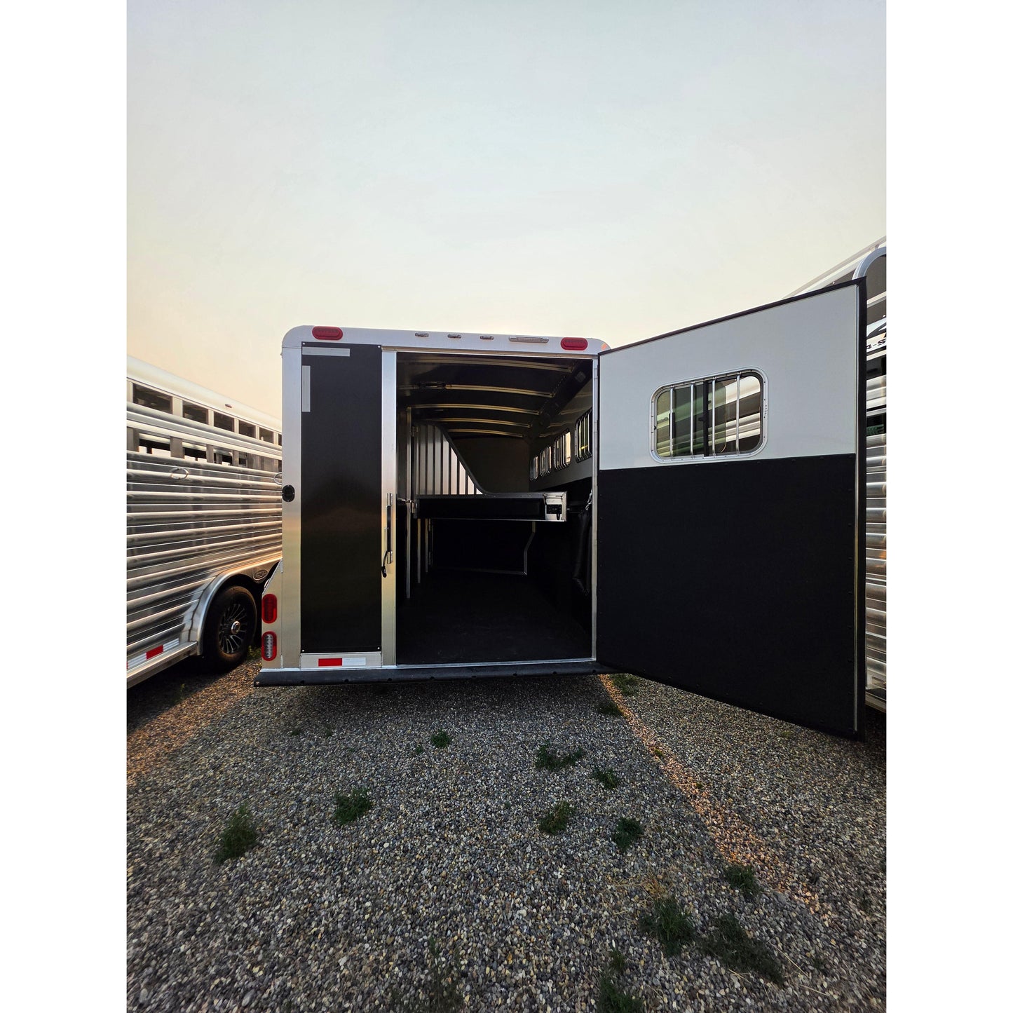 2027 4-Star 23' 4-Horse Slant Load Super Tack