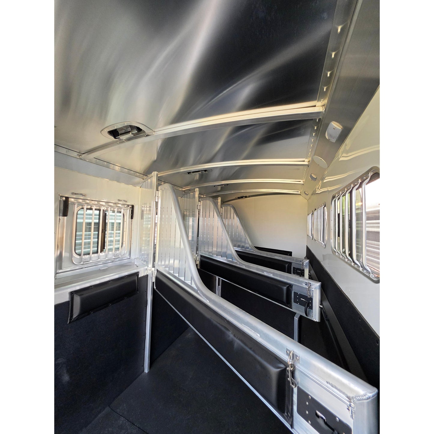 2027 4-Star 23' 4-Horse Slant Load Super Tack