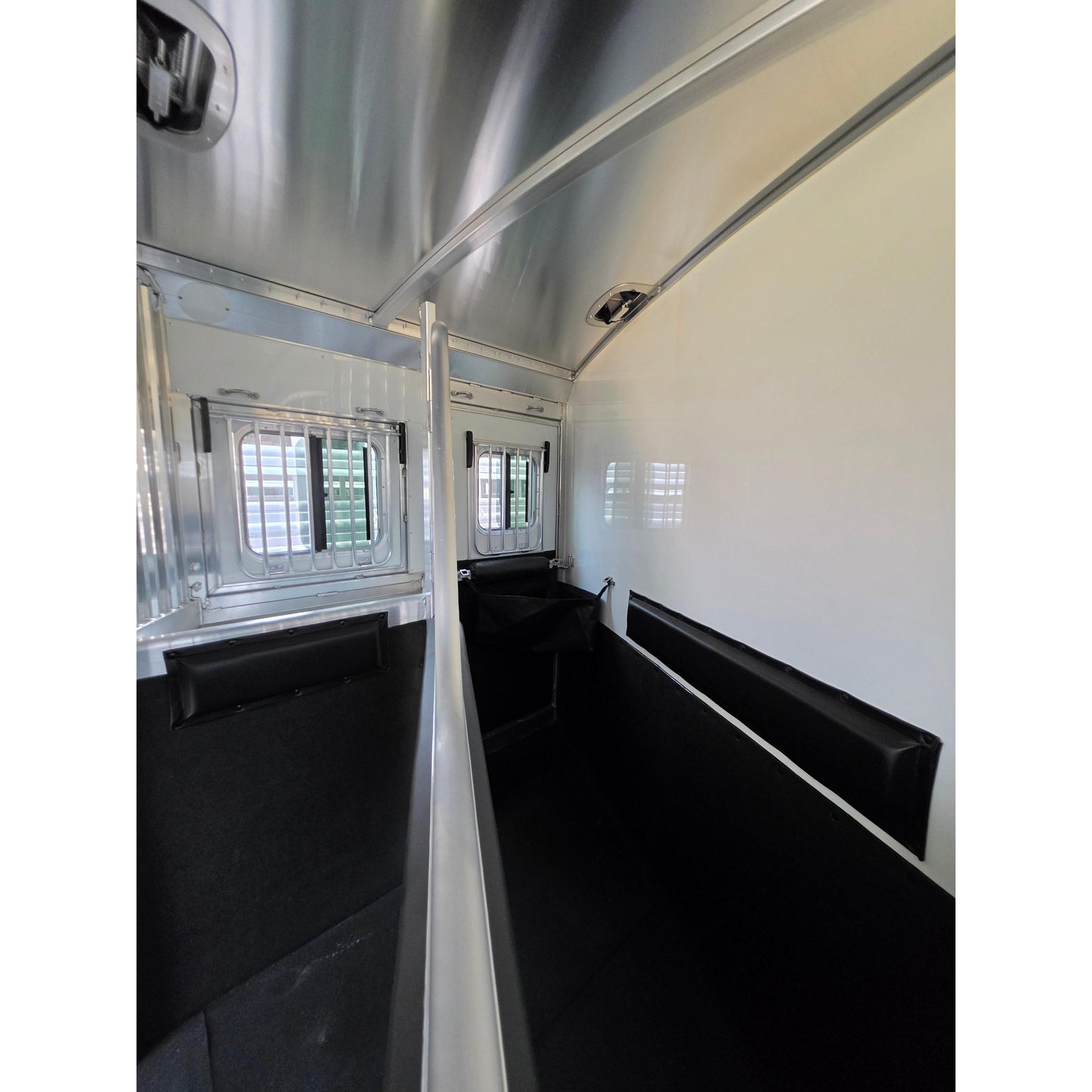 2027 4-Star 23' 4-Horse Slant Load Super Tack