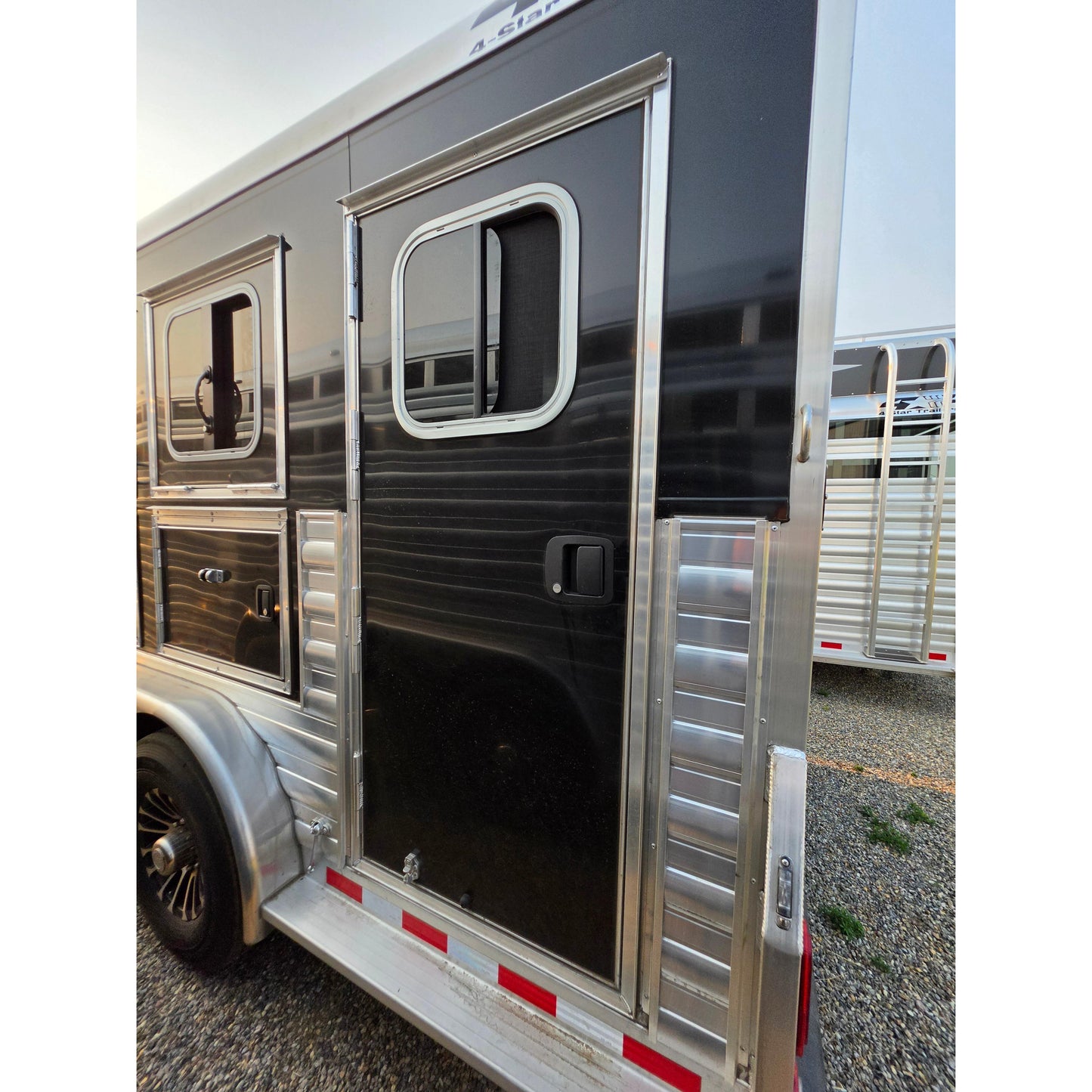 2027 4-Star 23' 4-Horse Slant Load Super Tack