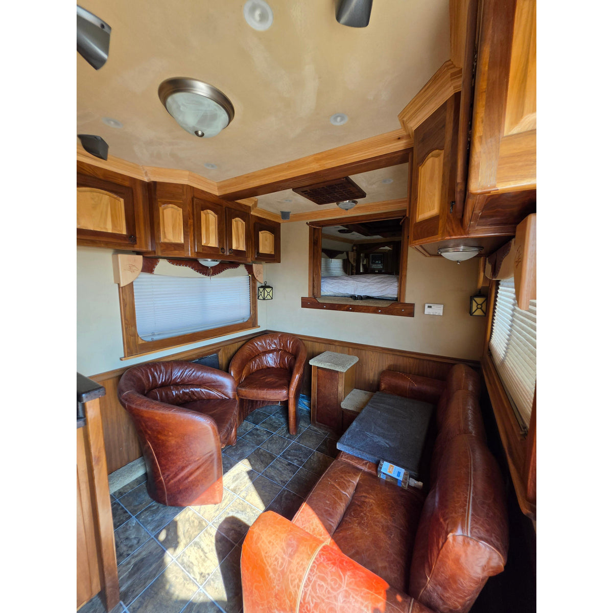 2005 Sooner Living Quarter SE415