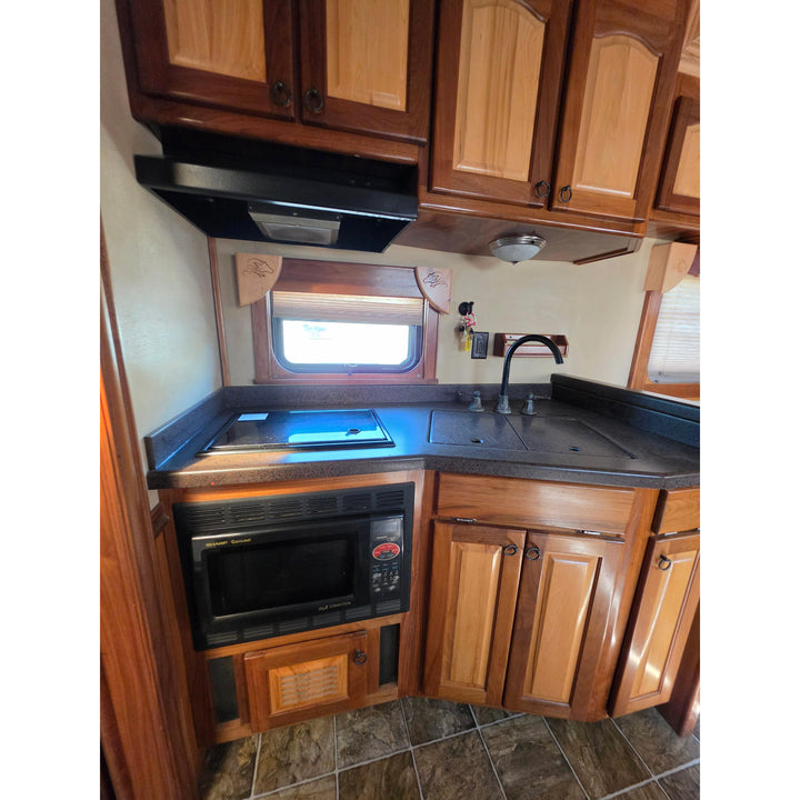 2005 Sooner Living Quarter SE415