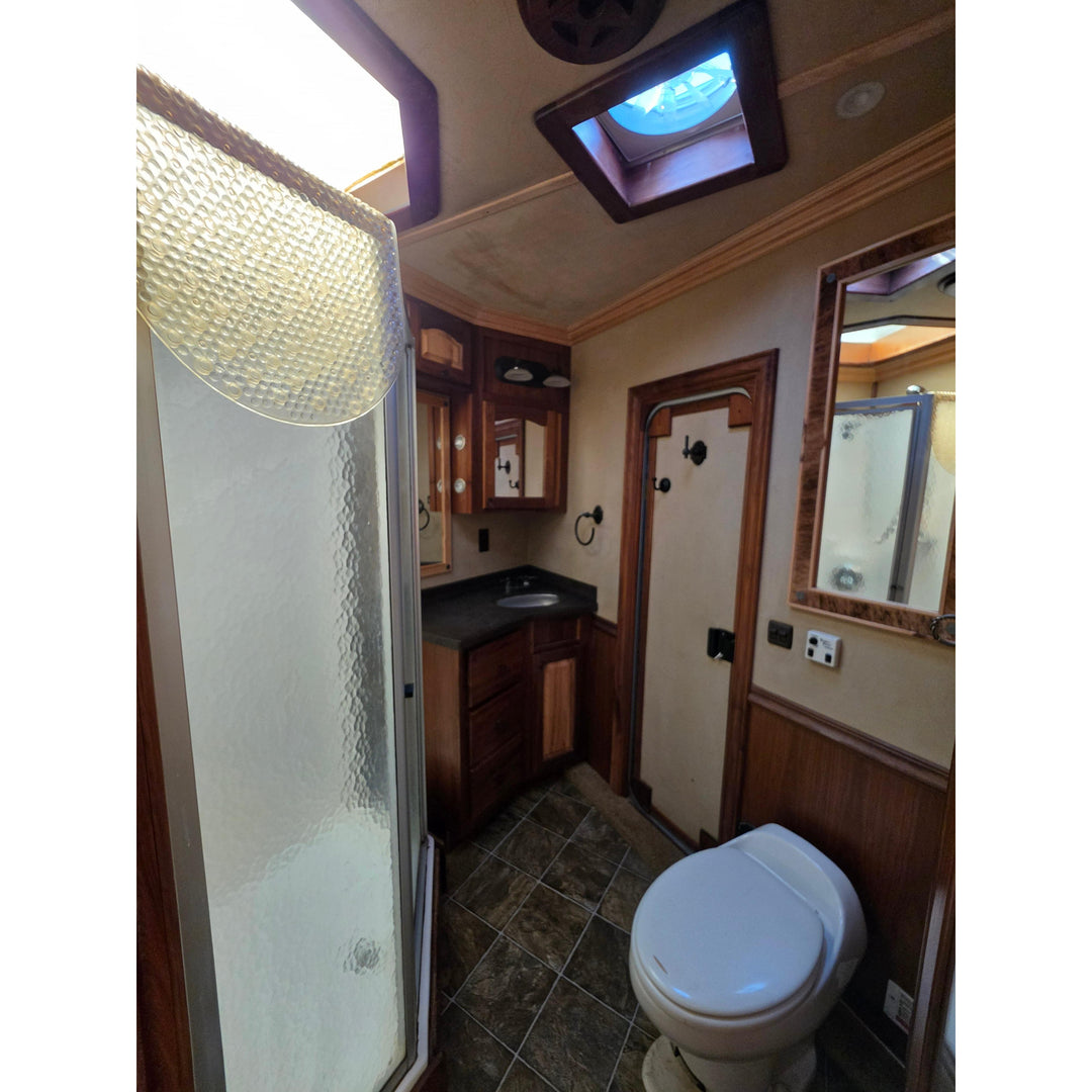 2005 Sooner Living Quarter SE415