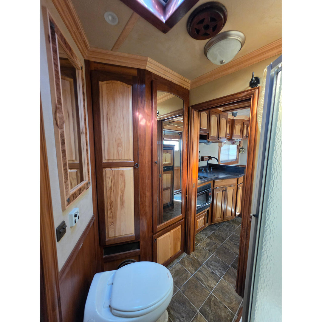 2005 Sooner Living Quarter SE415