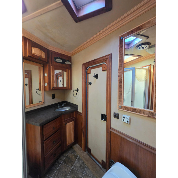 2005 Sooner Living Quarter SE415