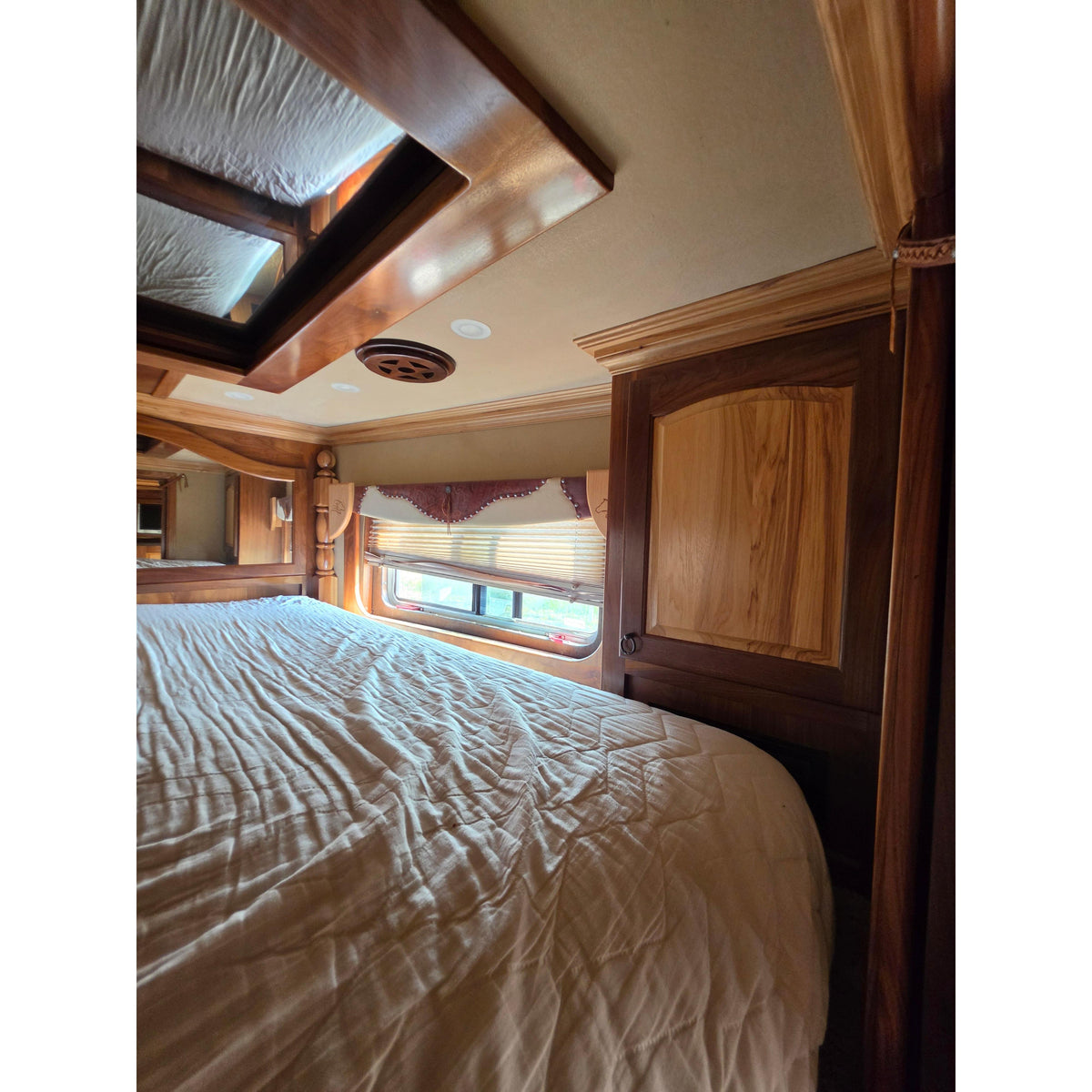2005 Sooner Living Quarter SE415