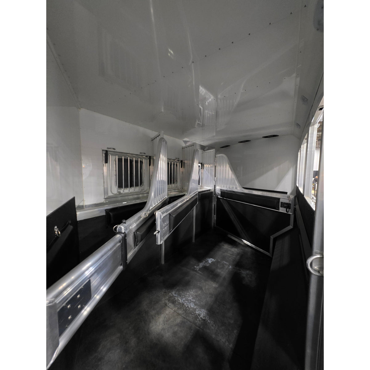 2027 4-Star 34' 4-Horse LQ by Trail Boss