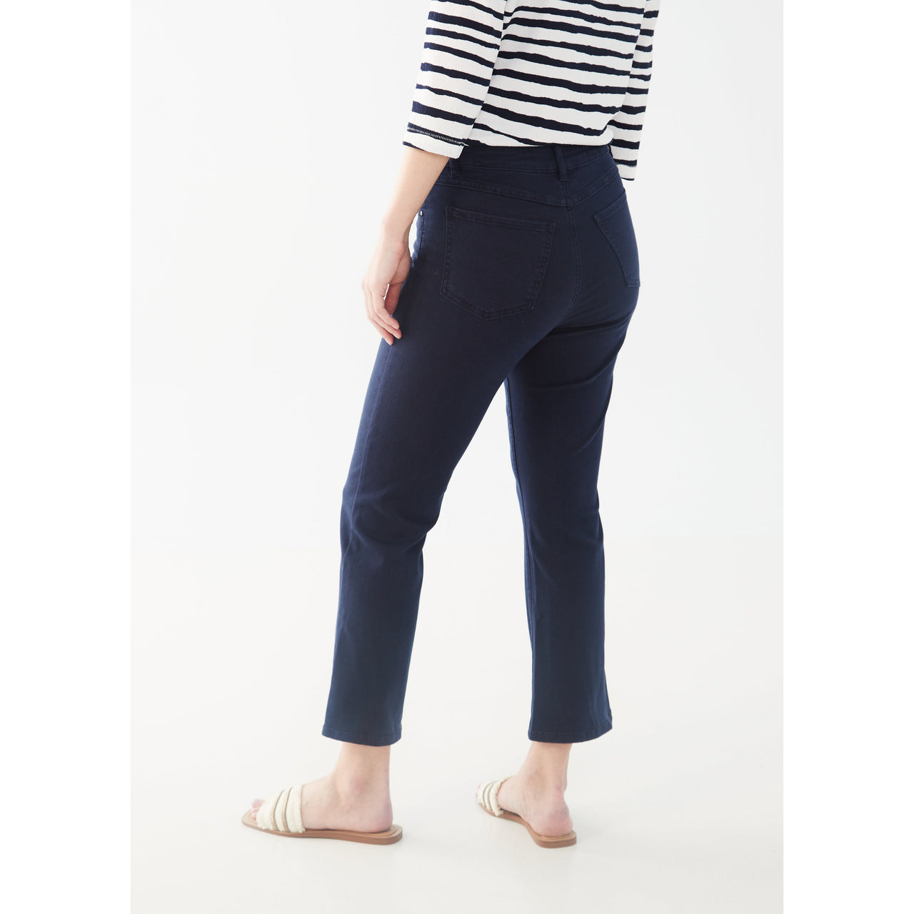 FDJ Women's Olivia Bootcut Crop Jeans