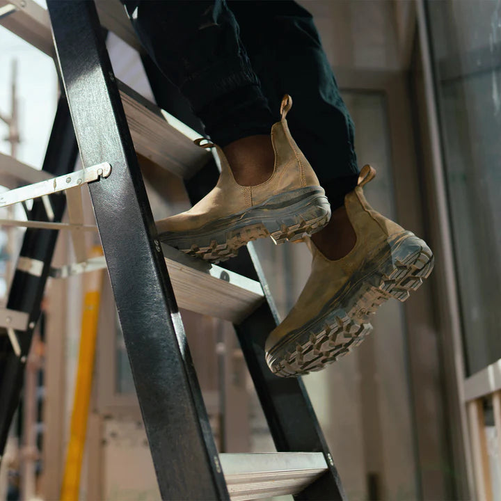 Blundstone Unisex 8302 Rotoflex Safety Boot- Rustic Brown