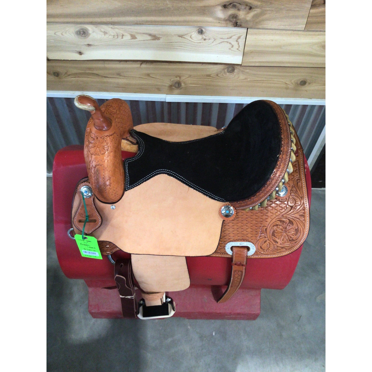 Stock Yard Barrel 17" Barrel Saddle