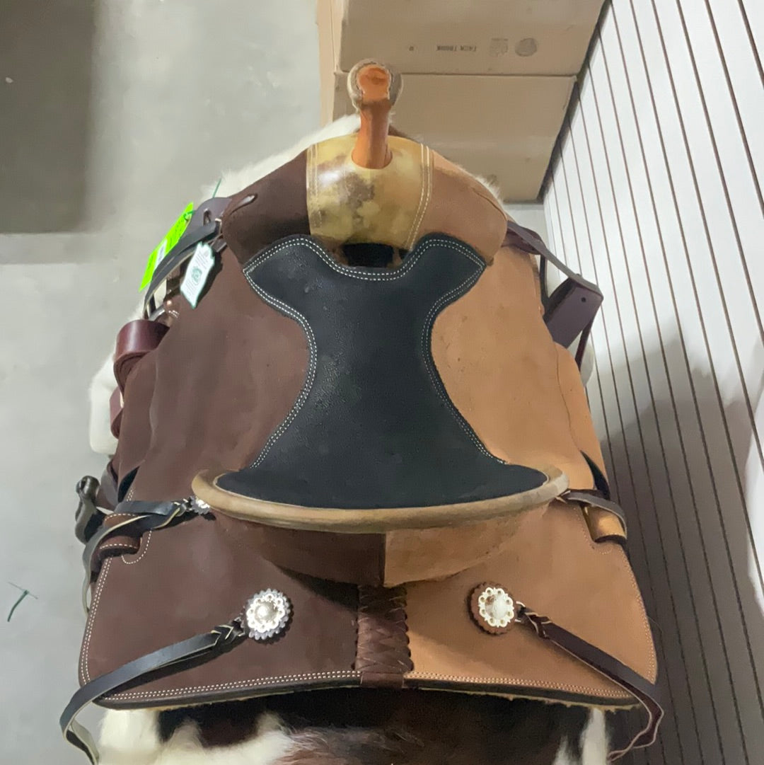 Irvine 15" Barrel Saddle