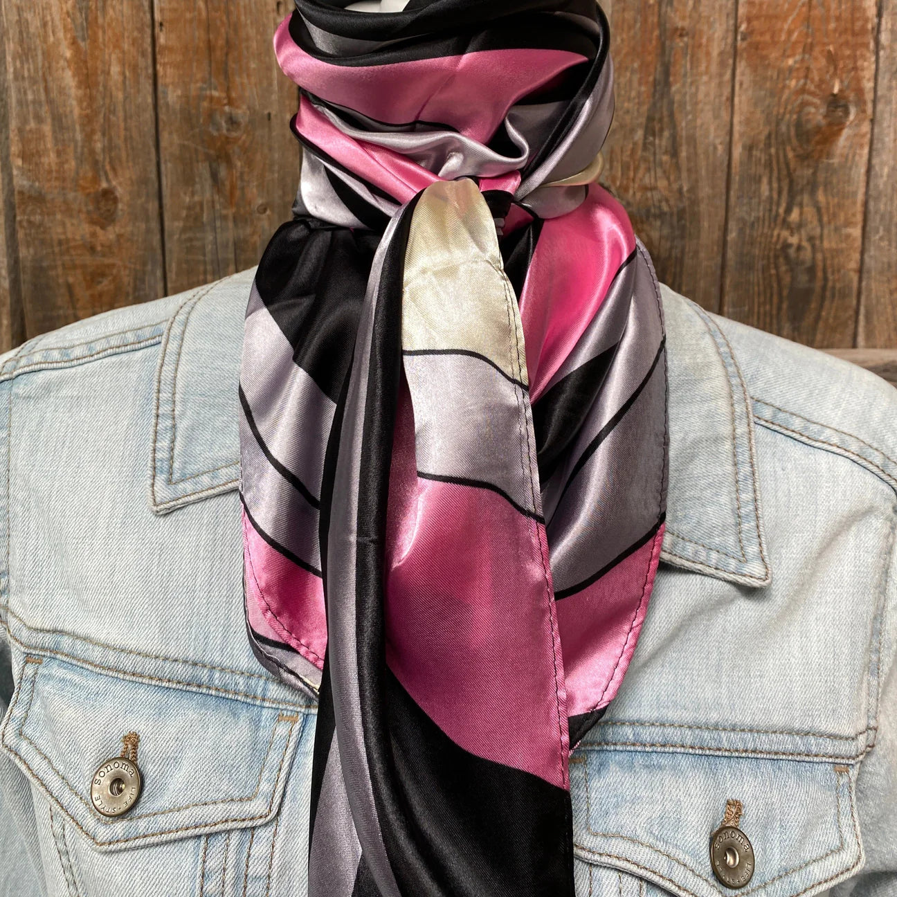 Rodeo Drive 35x35" Wild Rags - Floral, Animal & Other