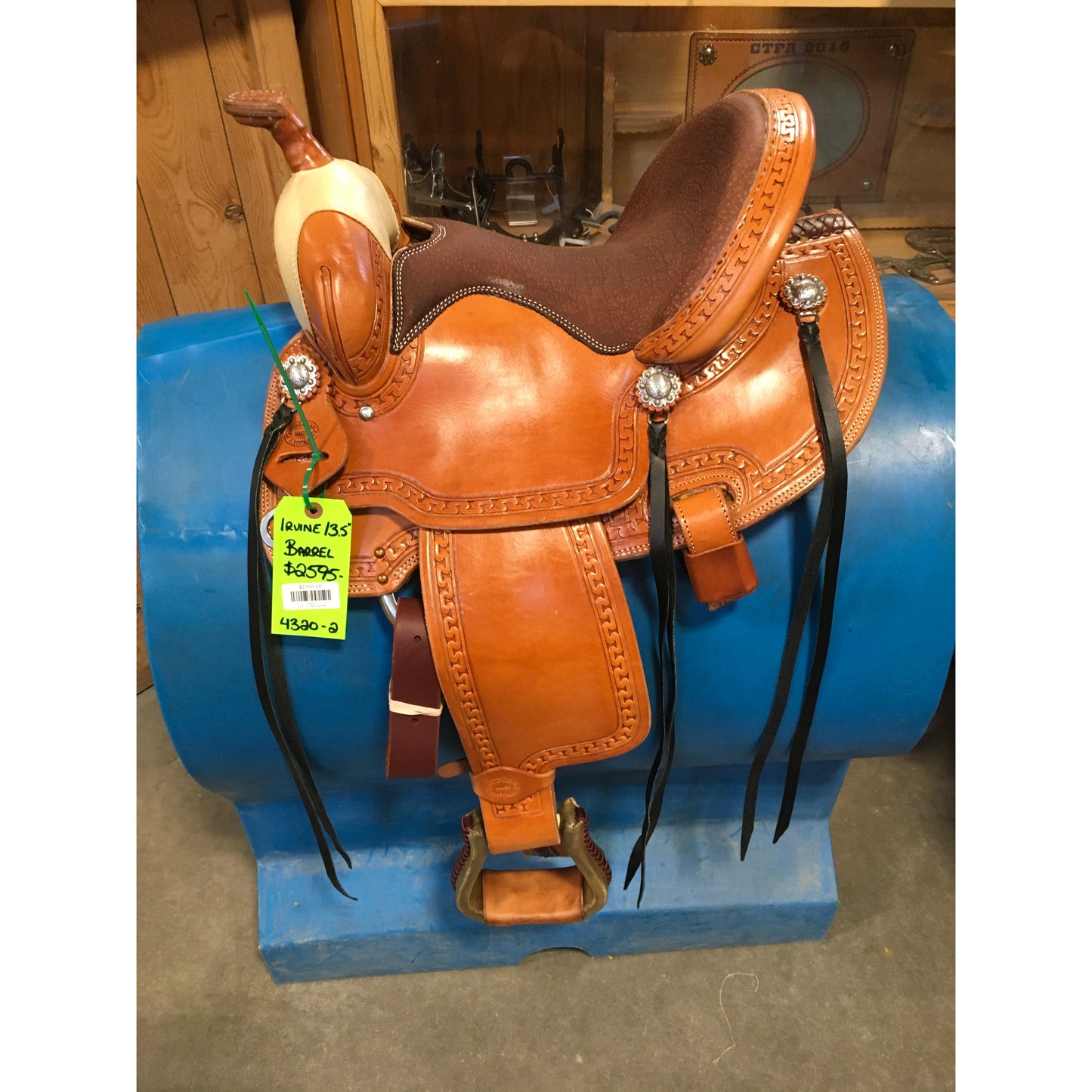 Irvine 13.5" Barrel Saddle