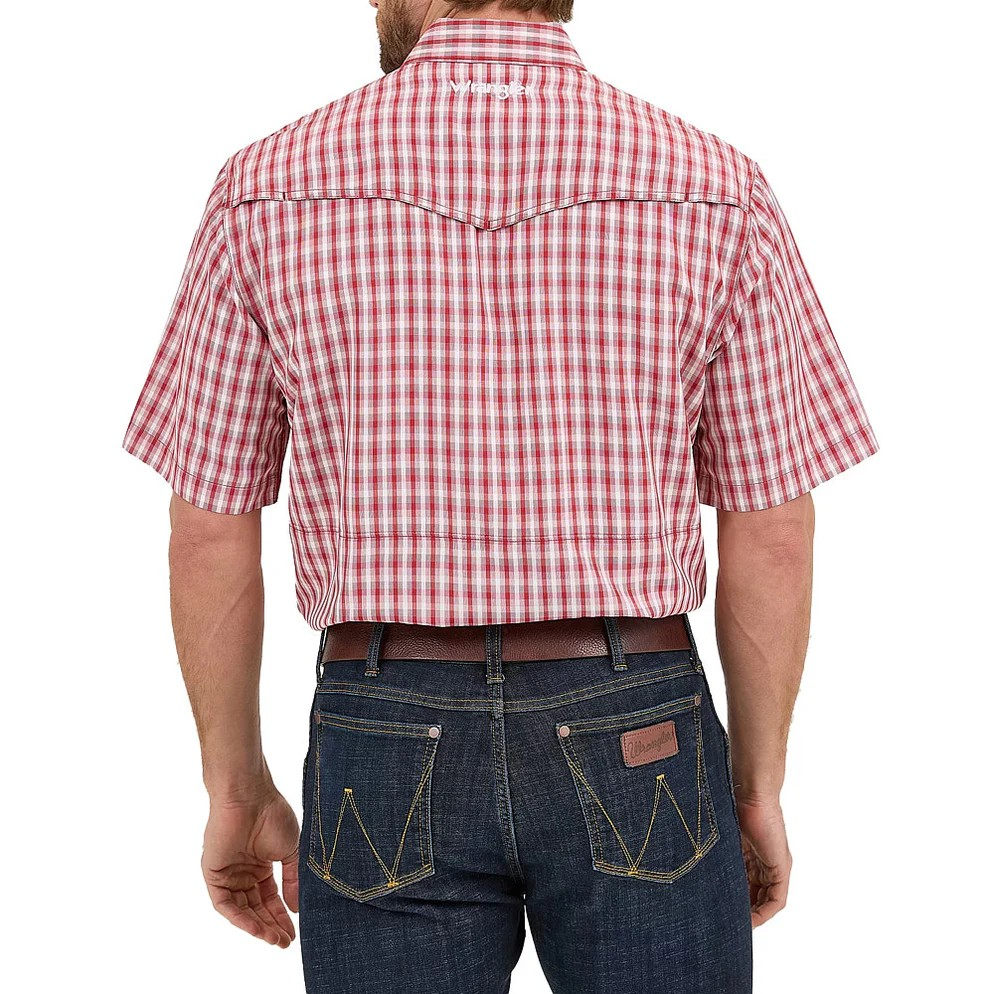Wrangler Men's Short Sleeve Classic Fit Shirt-Red