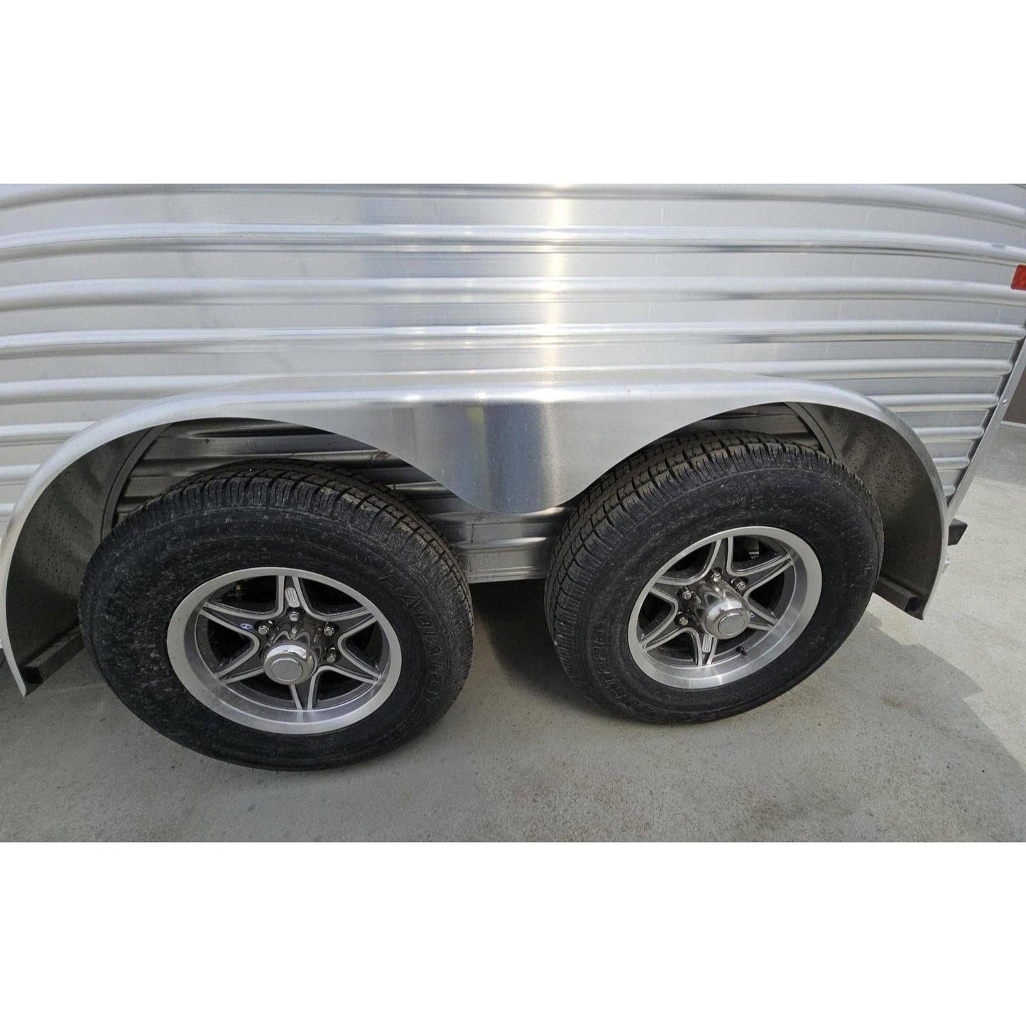 2024 High Country Colt Series Combo/Slant 2-Horse Lite (Wood Deck)