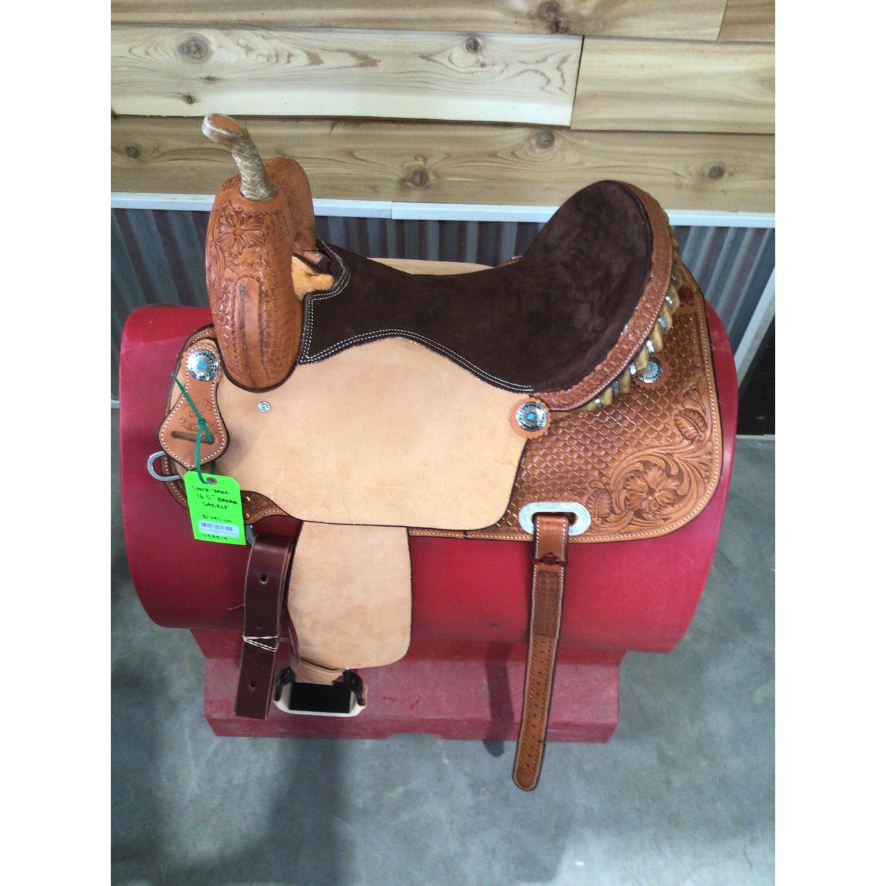 Stock Yard Barrel 16.5" Barrel Saddle