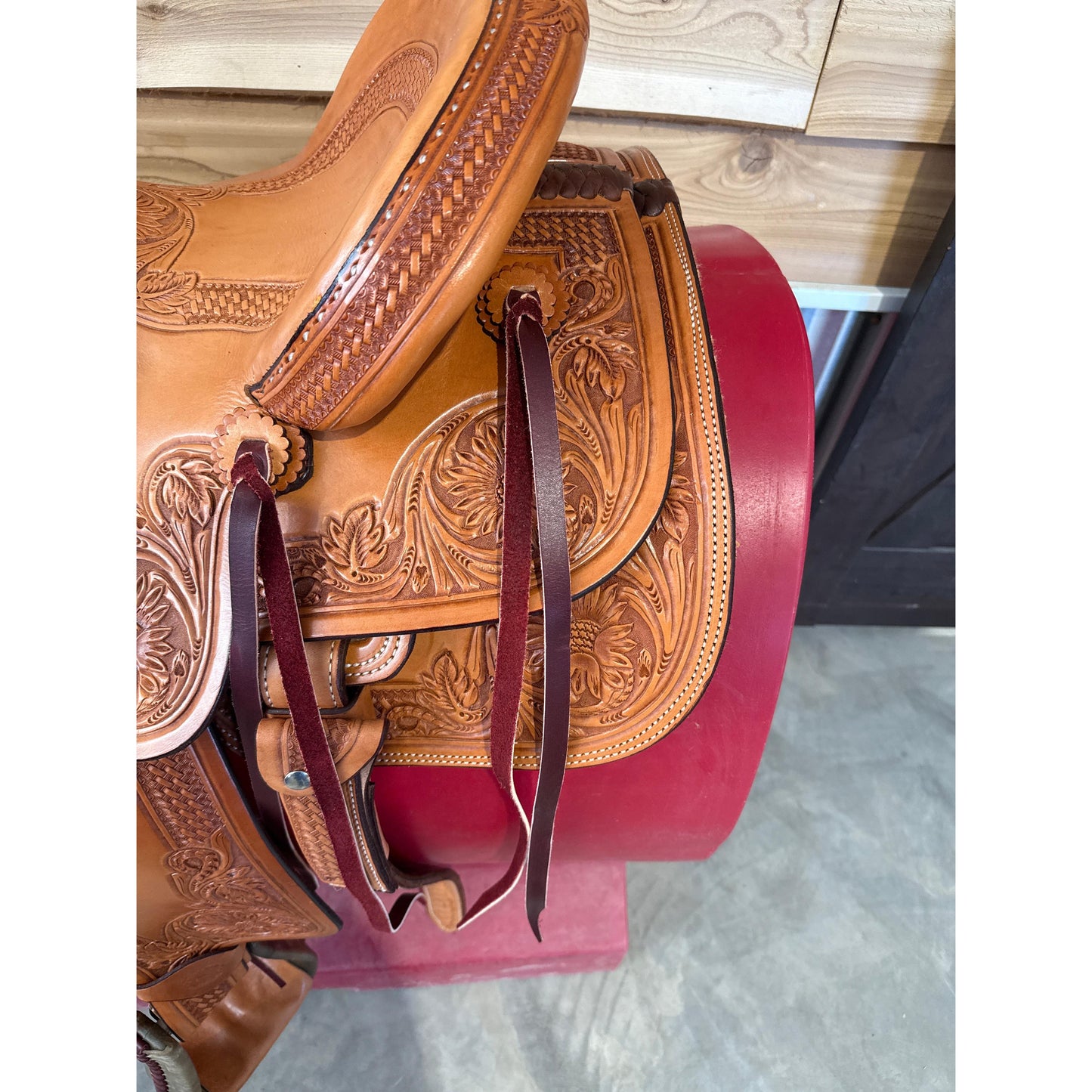 Irvine 15.5" Wade Saddle
