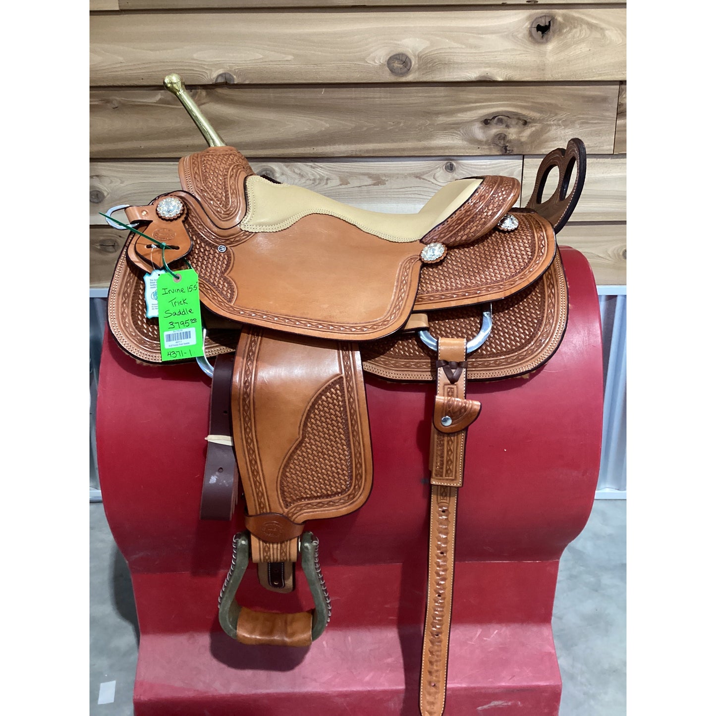 15.5" Irvine Trick Saddle