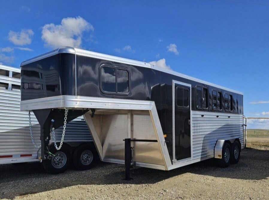 2025 High Country 3-Horse Gooseneck