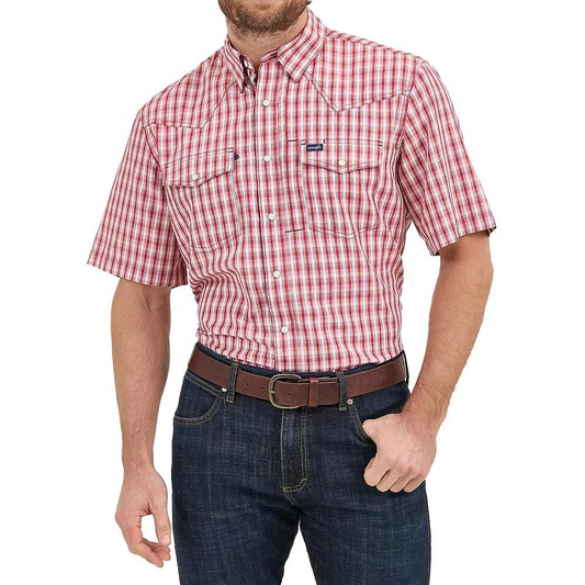 Wrangler Men's Short Sleeve Classic Fit Shirt-Red