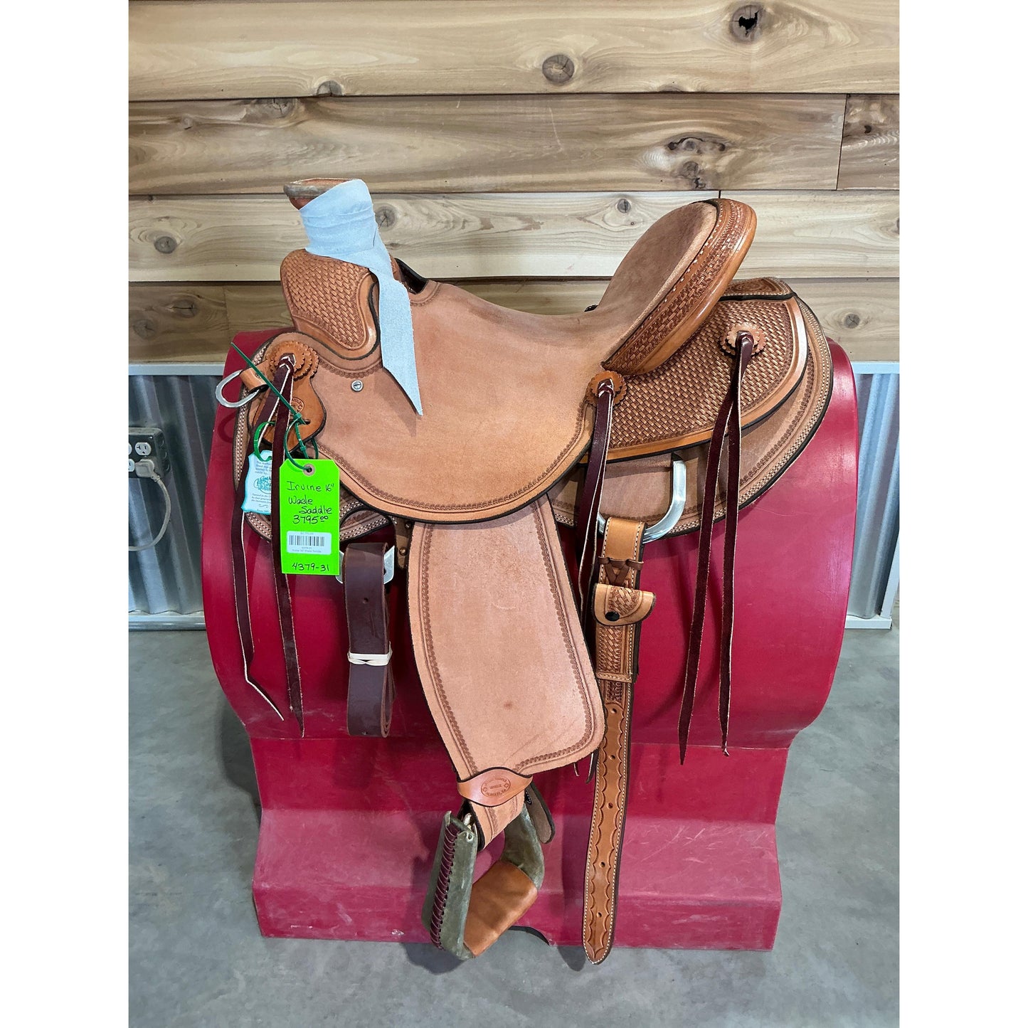 Irvine 16" Wade Saddle