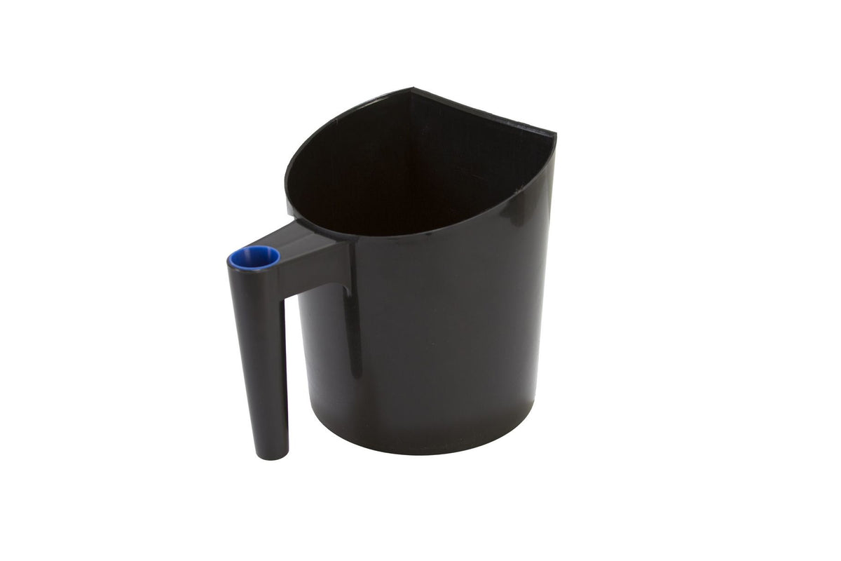 Aime Imports 2 Quart Feed Scoop - Black