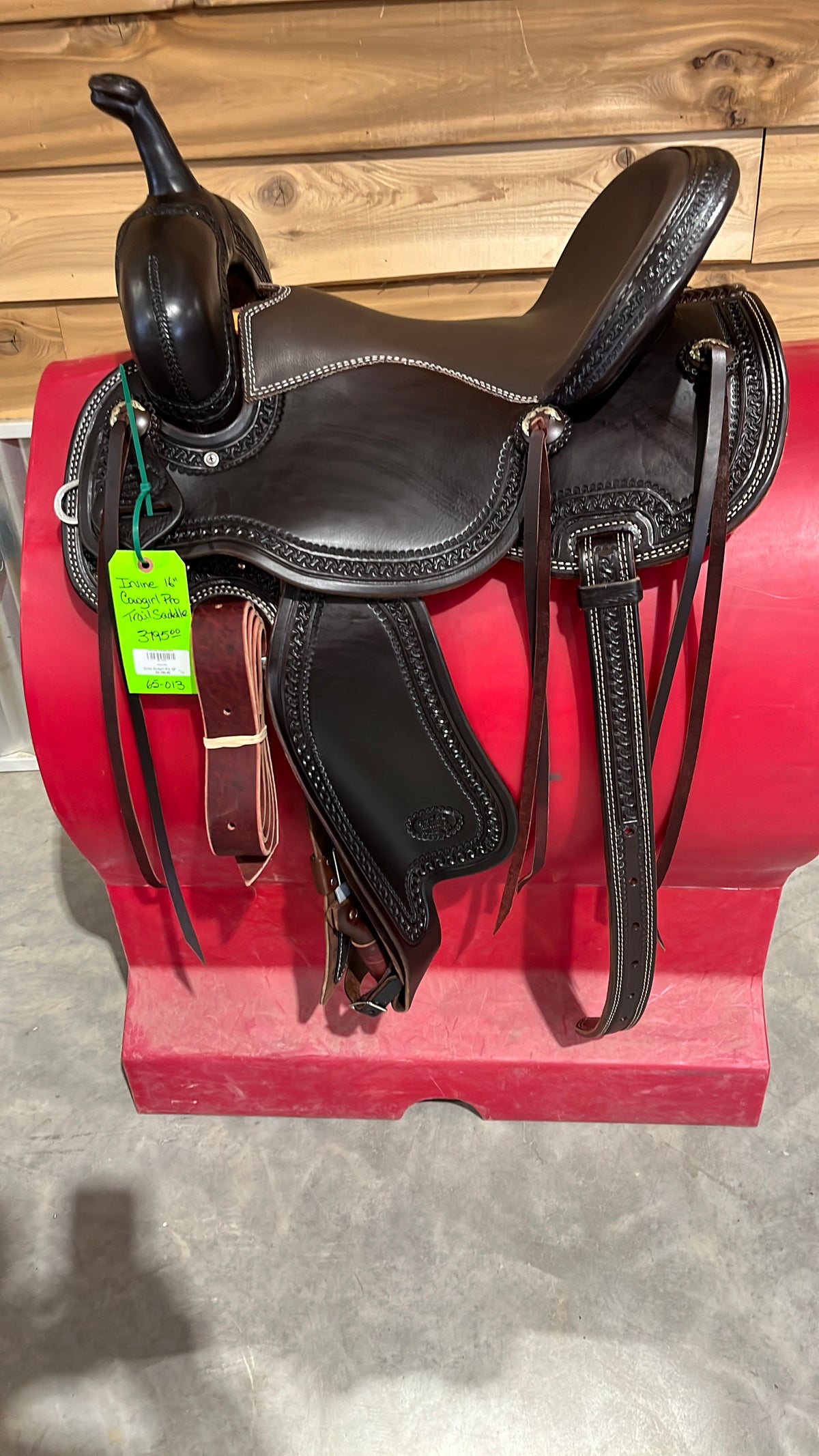 Irvine Cowgirl Pro 16" Trail Saddle-65-013