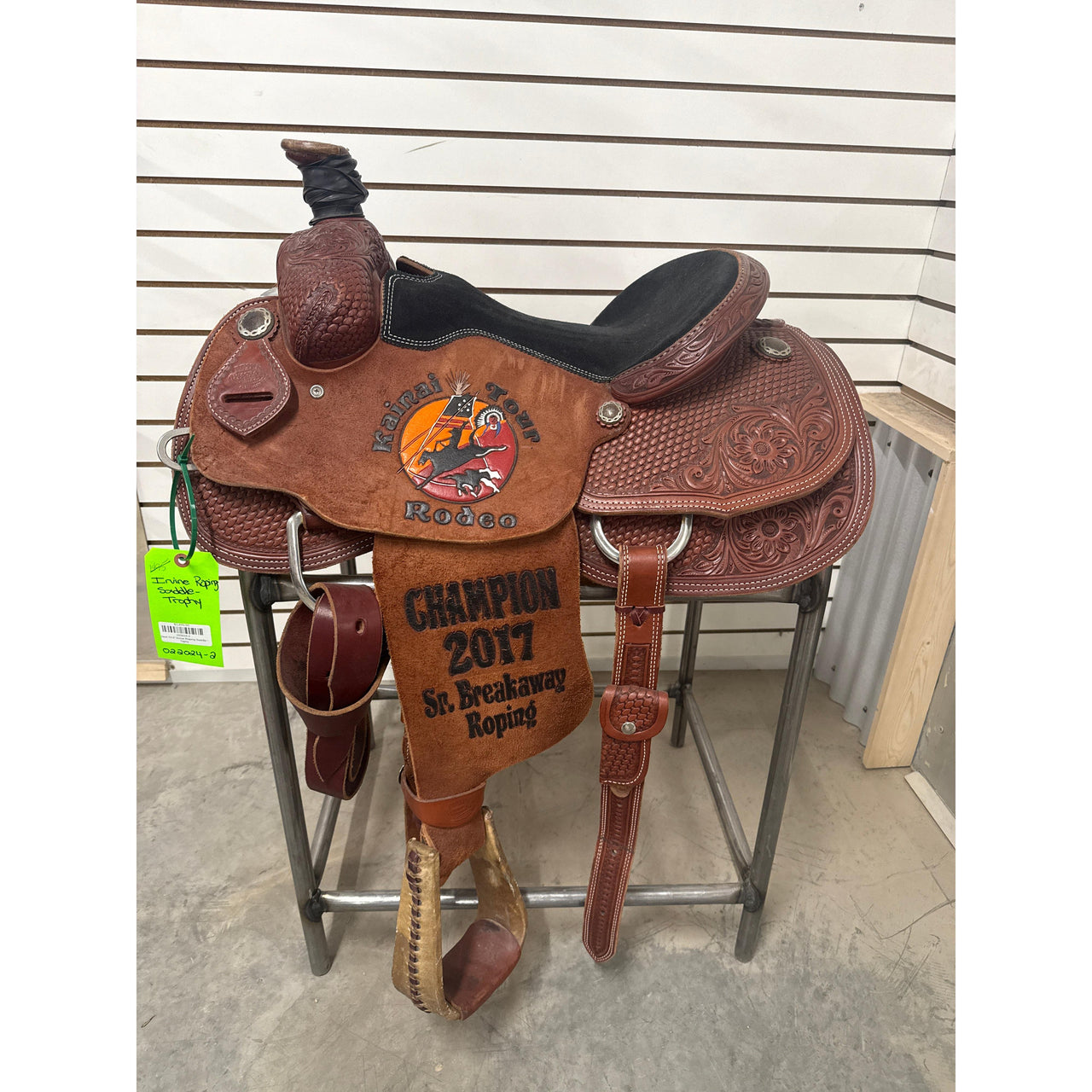 Used 14.5" Irvine Roping Saddle - Tophy