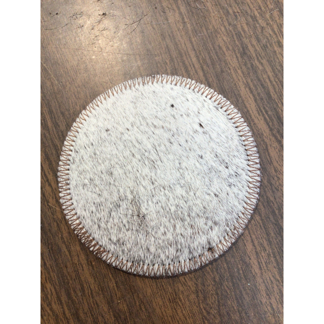 D2W Trading Cowhide Plain Coaster with Zig Zag Design