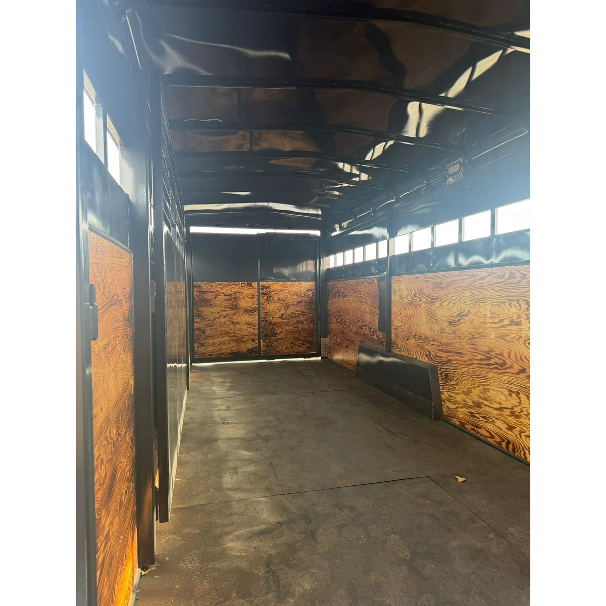 2027 Mustang 24' Gooseneck Livestock Trailer