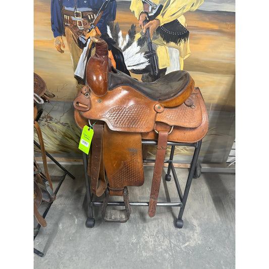 Used 15.5" Western Saddle