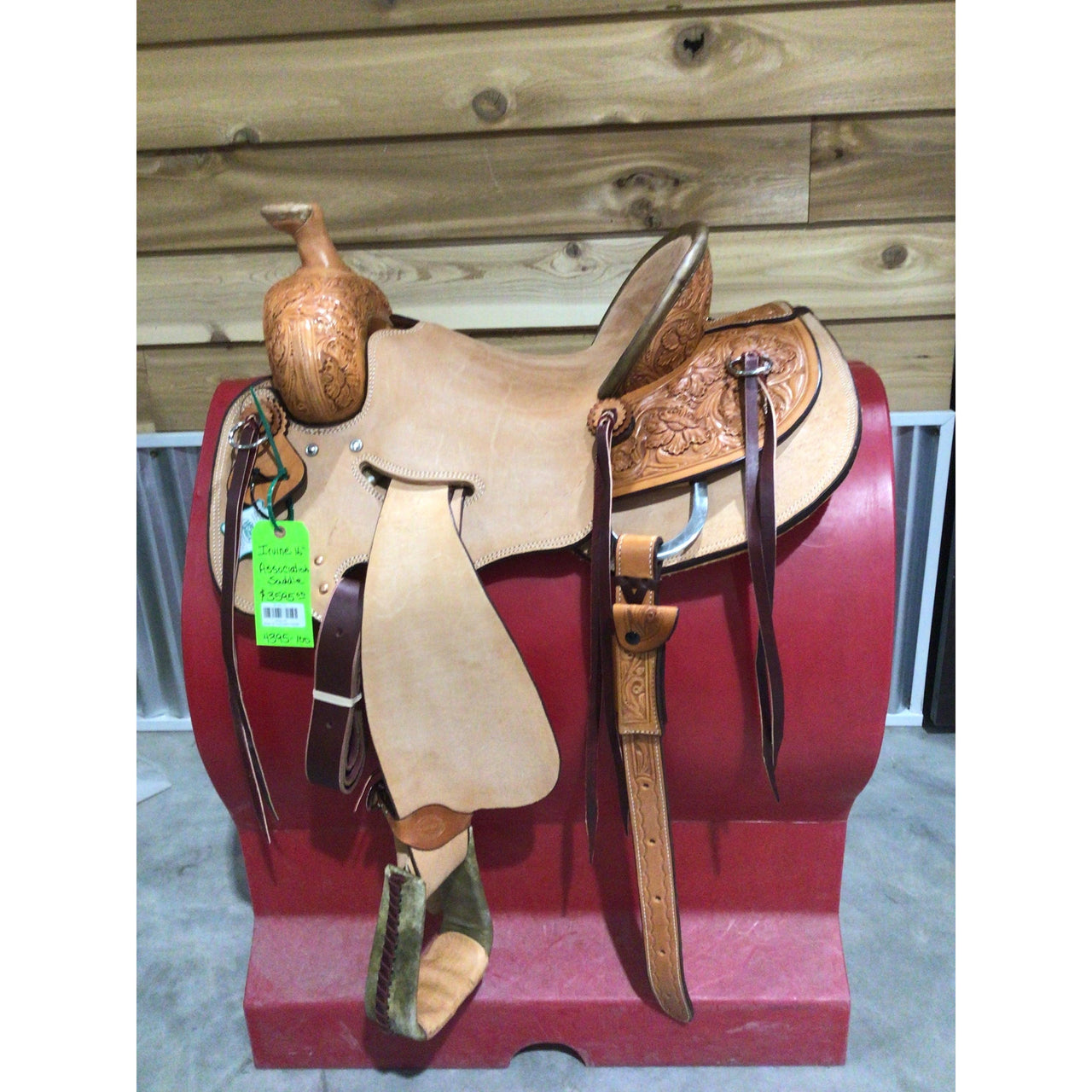 Irvine 16" Association Saddle